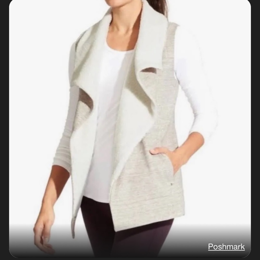 Athleta Apres Anything Sherpa lined vest Small